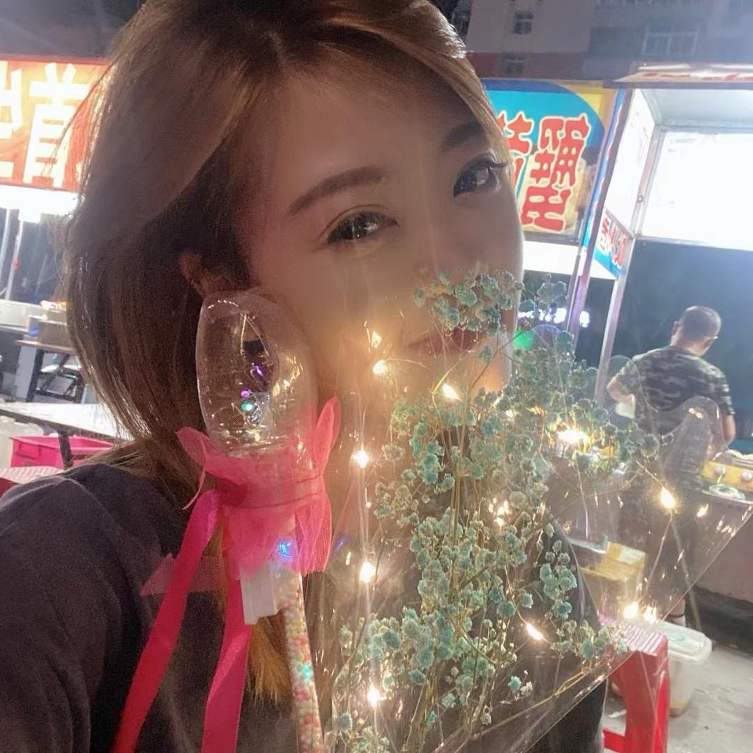 贺小双的网络服装店