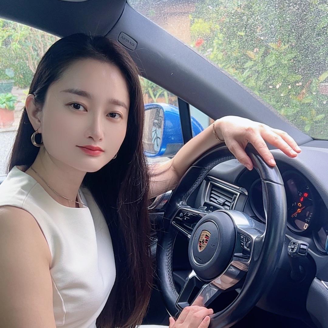梦涵(车行女老板)