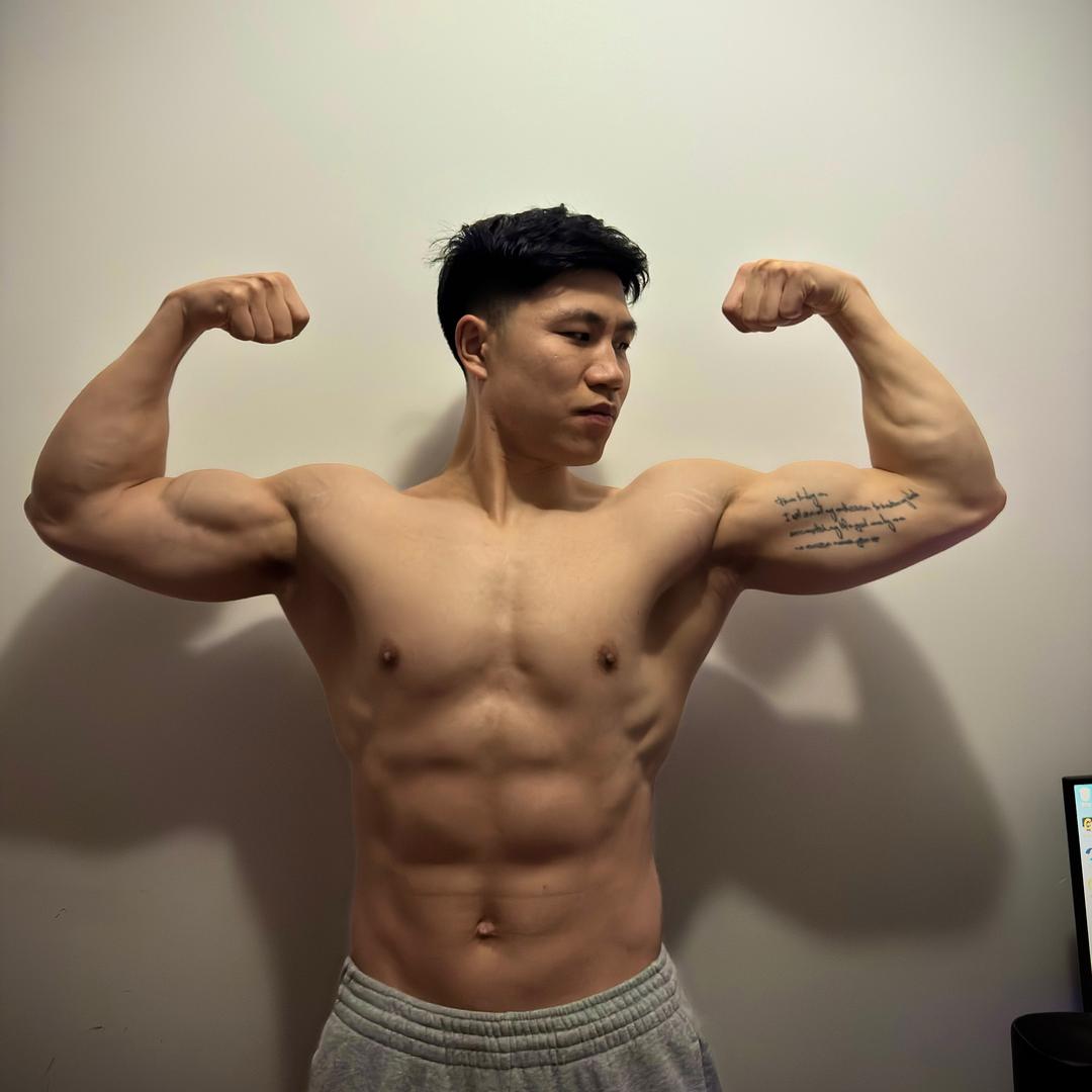 亮哥不练腹肌