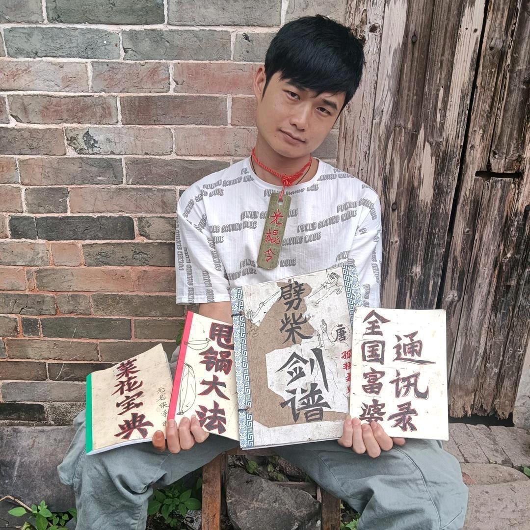 癫仔李小志¹²³