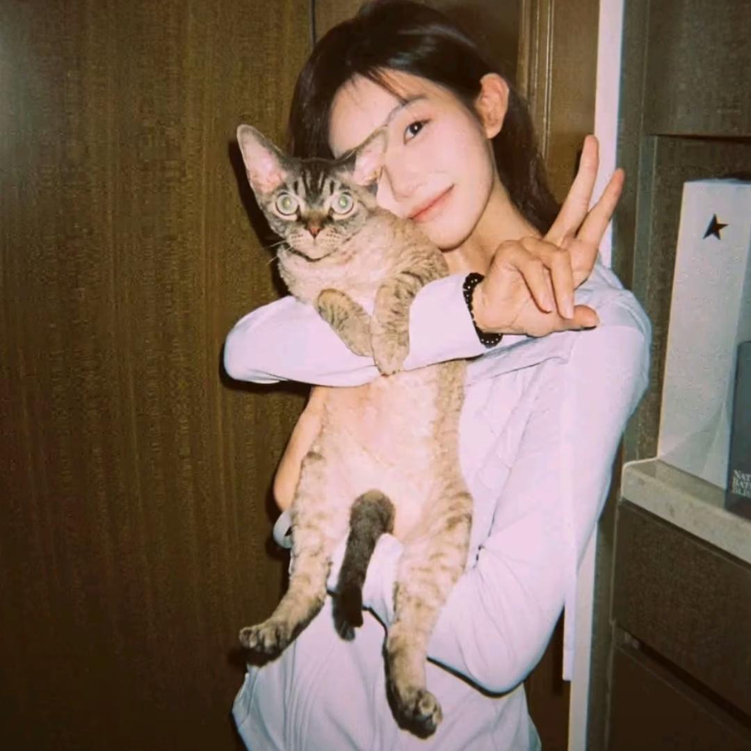 婷