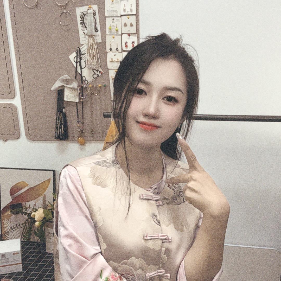 💰金钱抱我一朵有钱花🌷