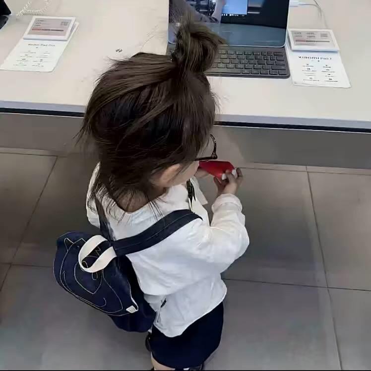 小月.