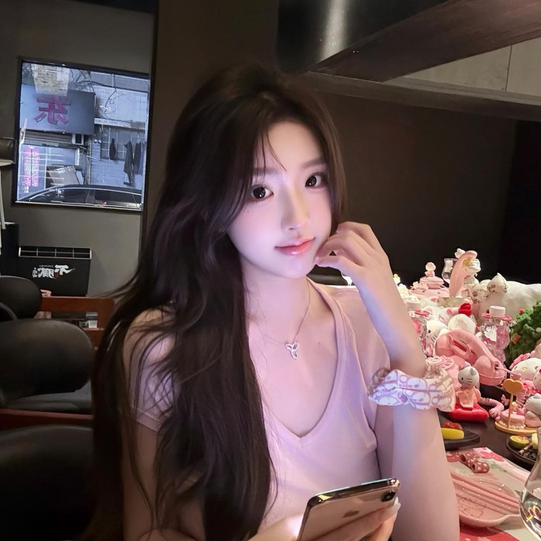 小美爱喝奶茶