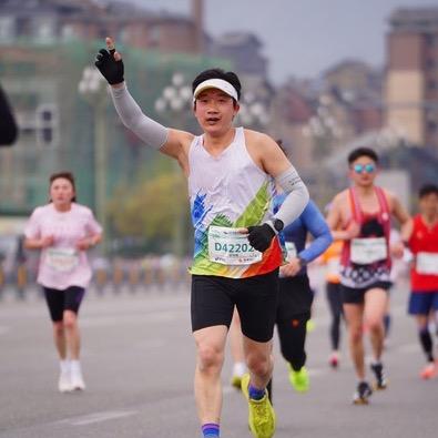 奔跑的吉锅锅