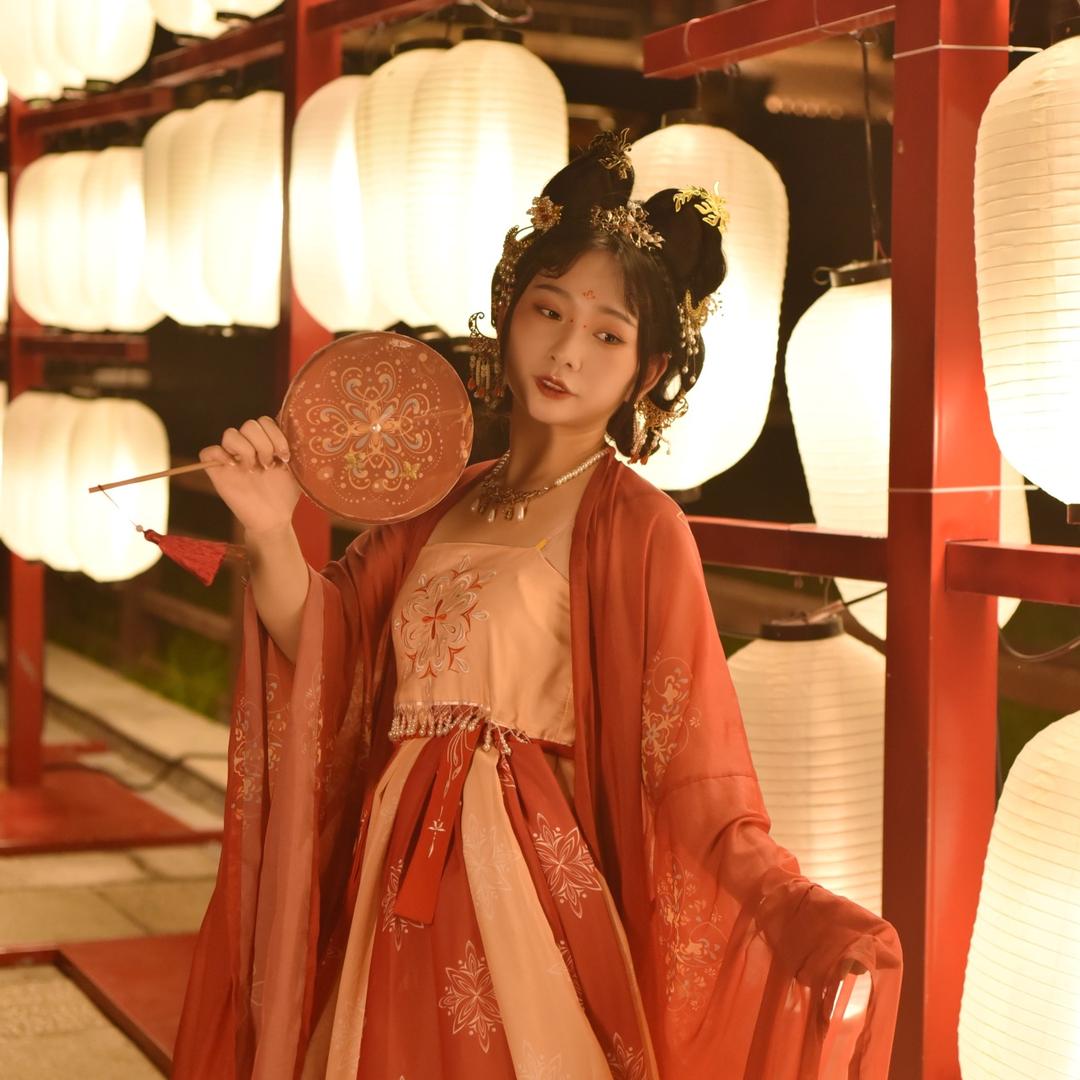 在洛阳的化妆师静静