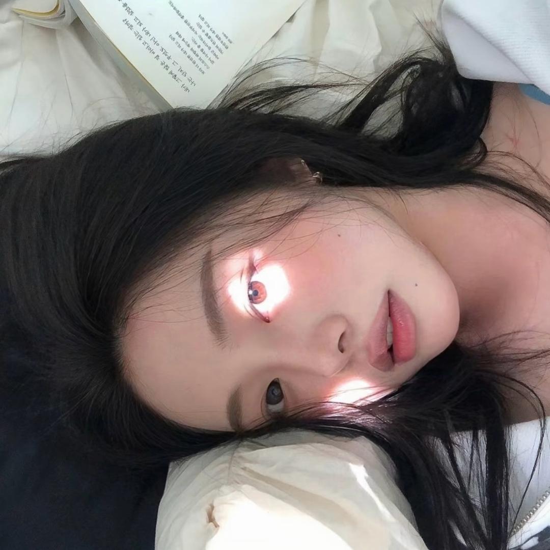 小小.