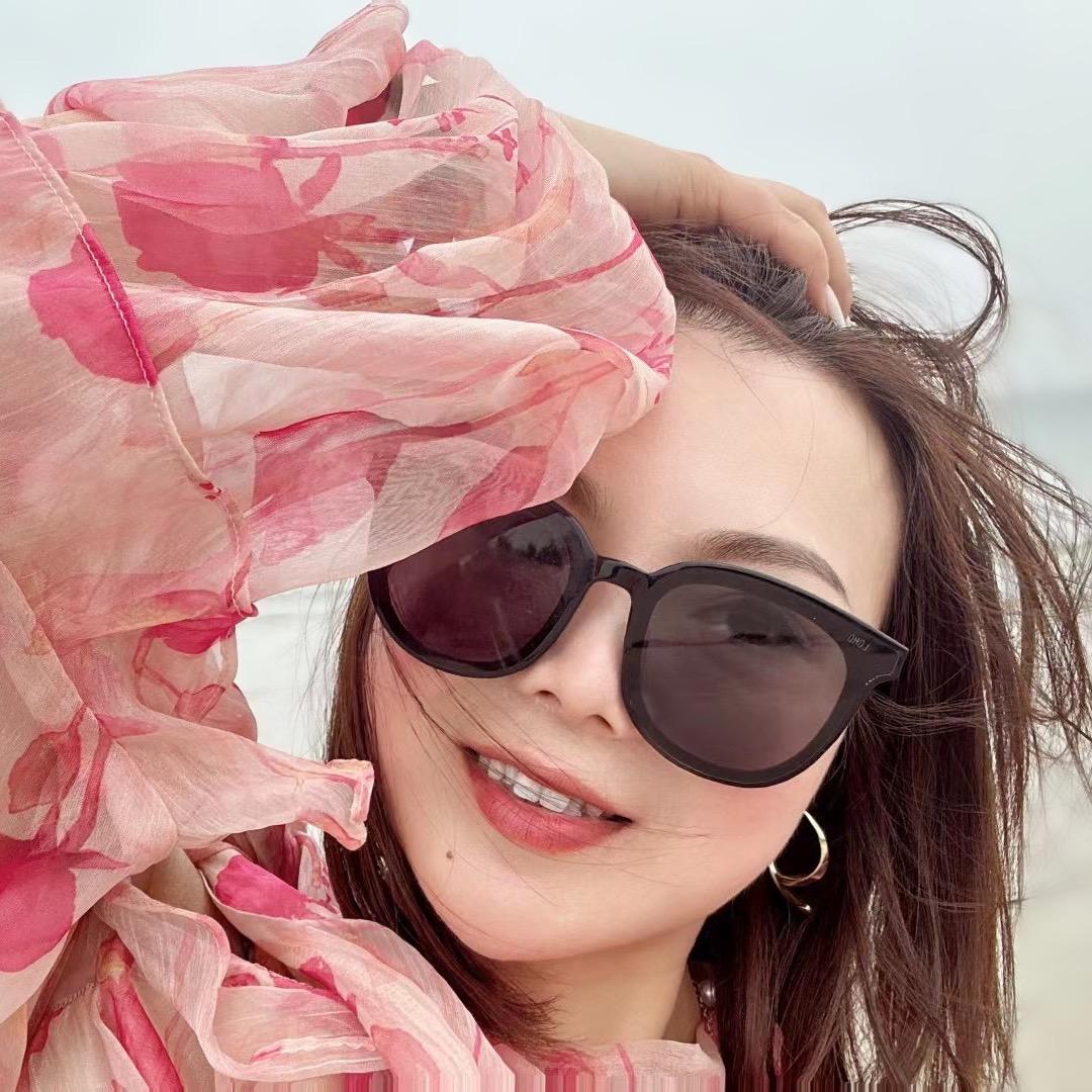 《屿.你》美甲美睫美妆店主