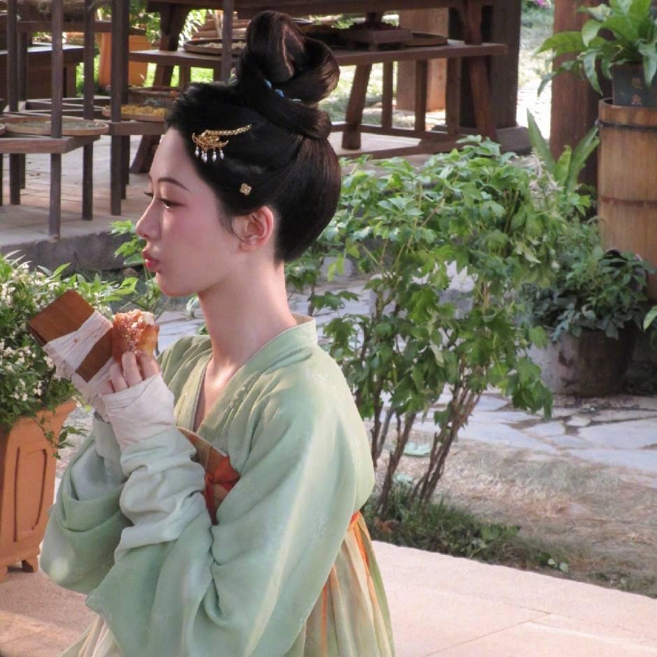 江懿紫为旎