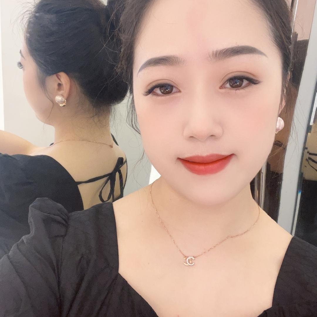 杨静