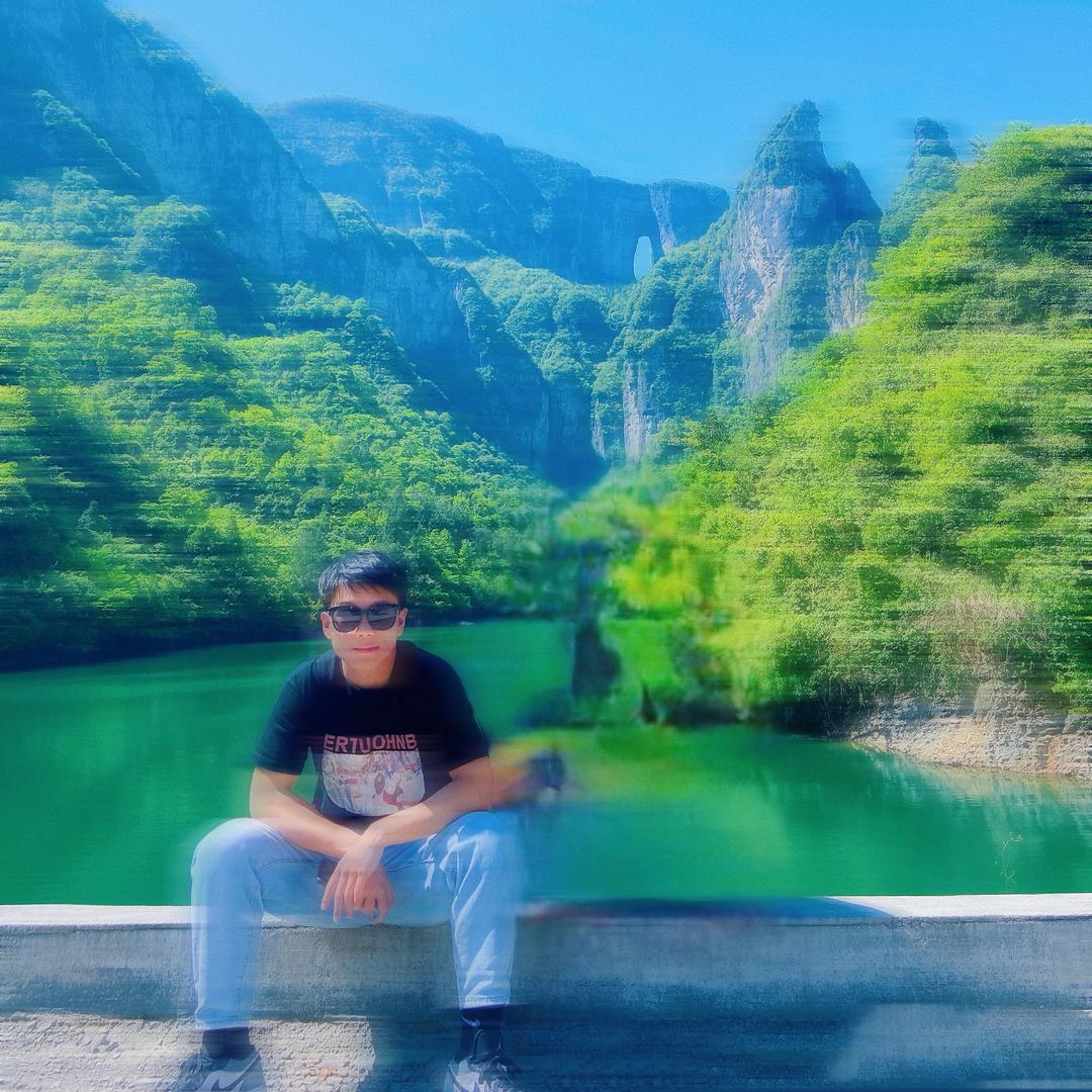 张家界导游小彭