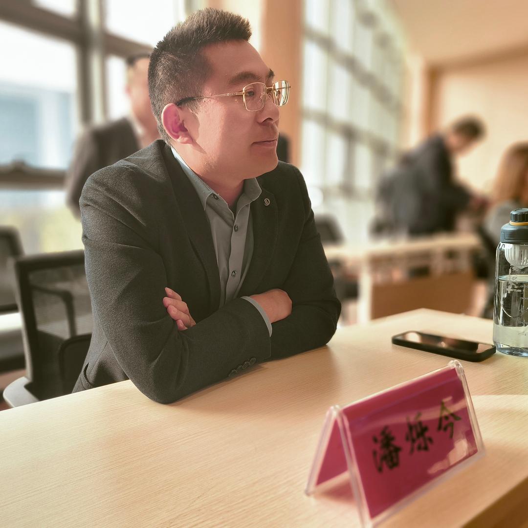 潘烁今（潘秘书长）