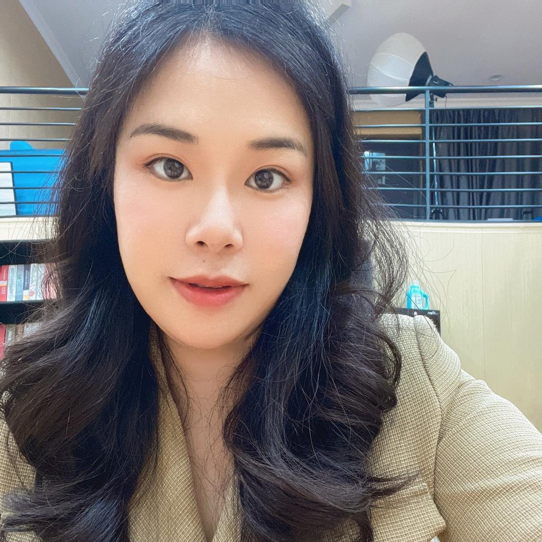 黄裕倩