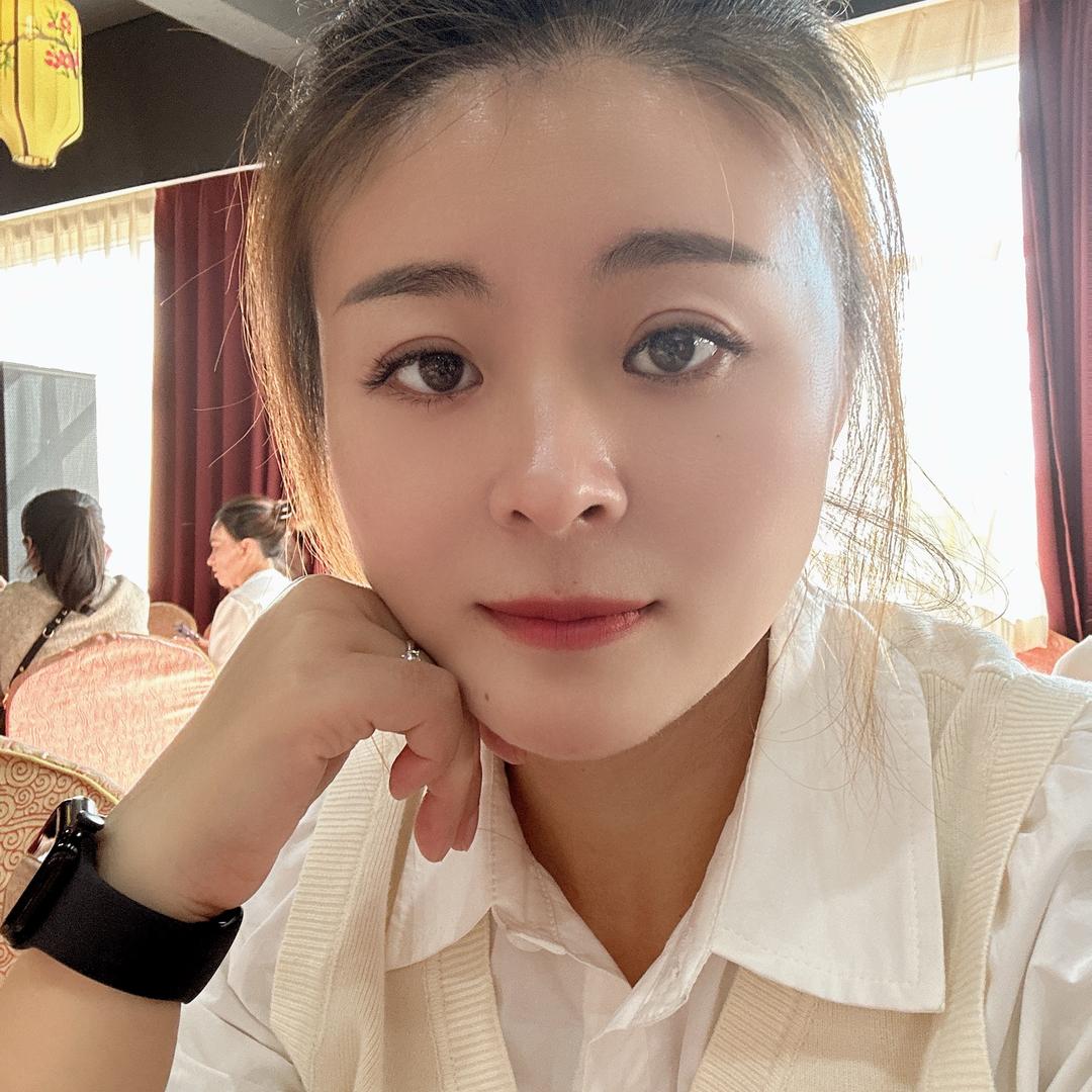 邮电大厦移动卖手机店长小赵