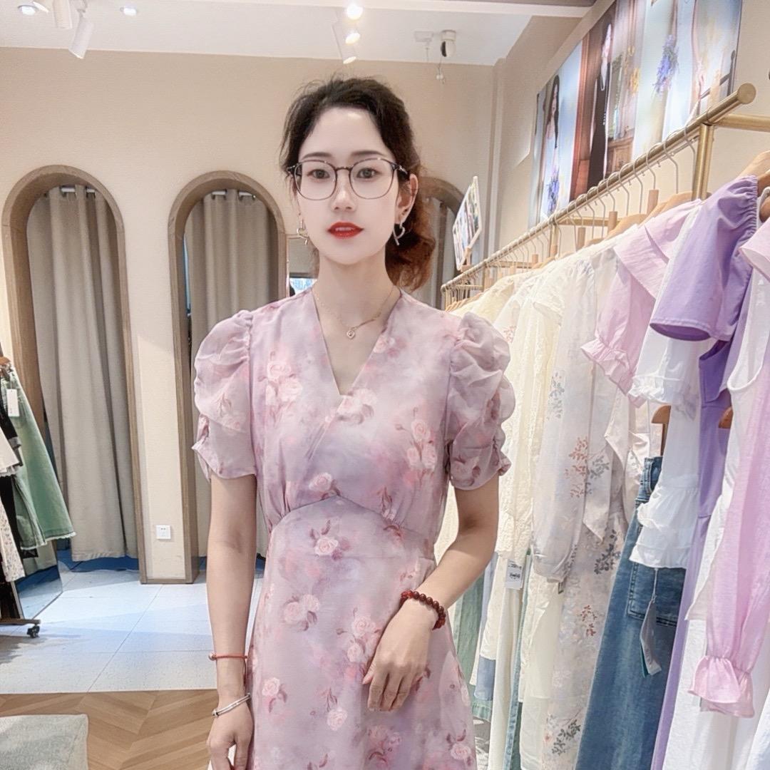 房县步行街阿凡玲