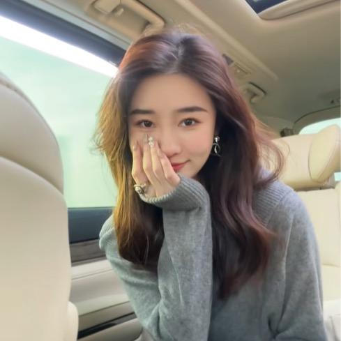 邱莹莹-精选饰服