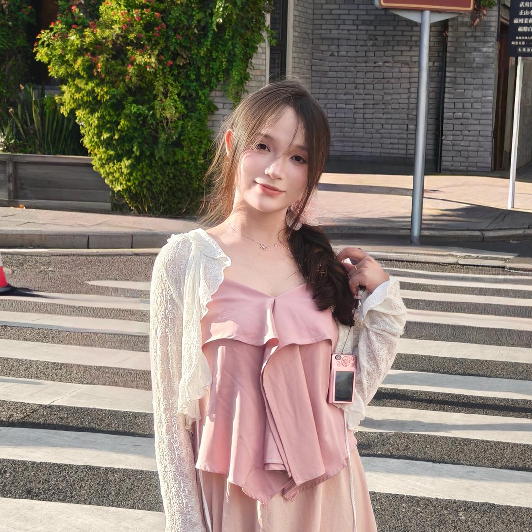 顾同学.