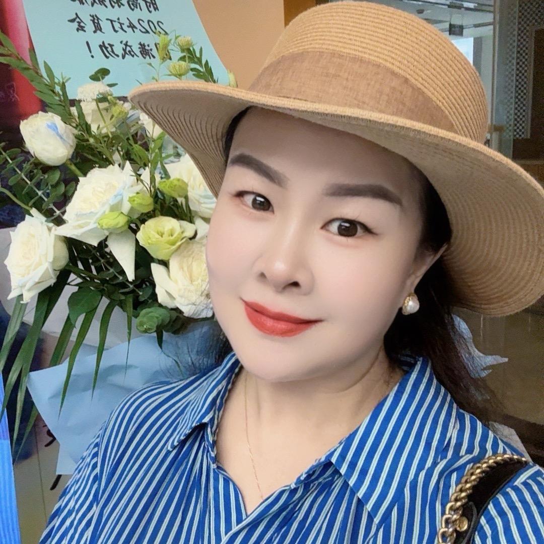 琼姐〈冠英秋水依人女装〉