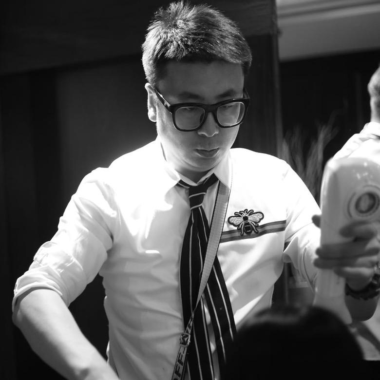 威海减龄发型专家黄老师（威.V造型）