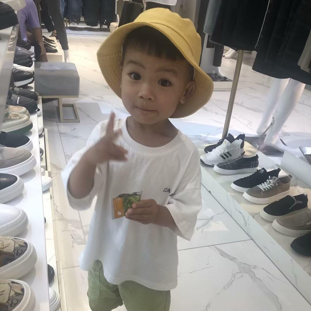 爱吃蛋黄的小虾米