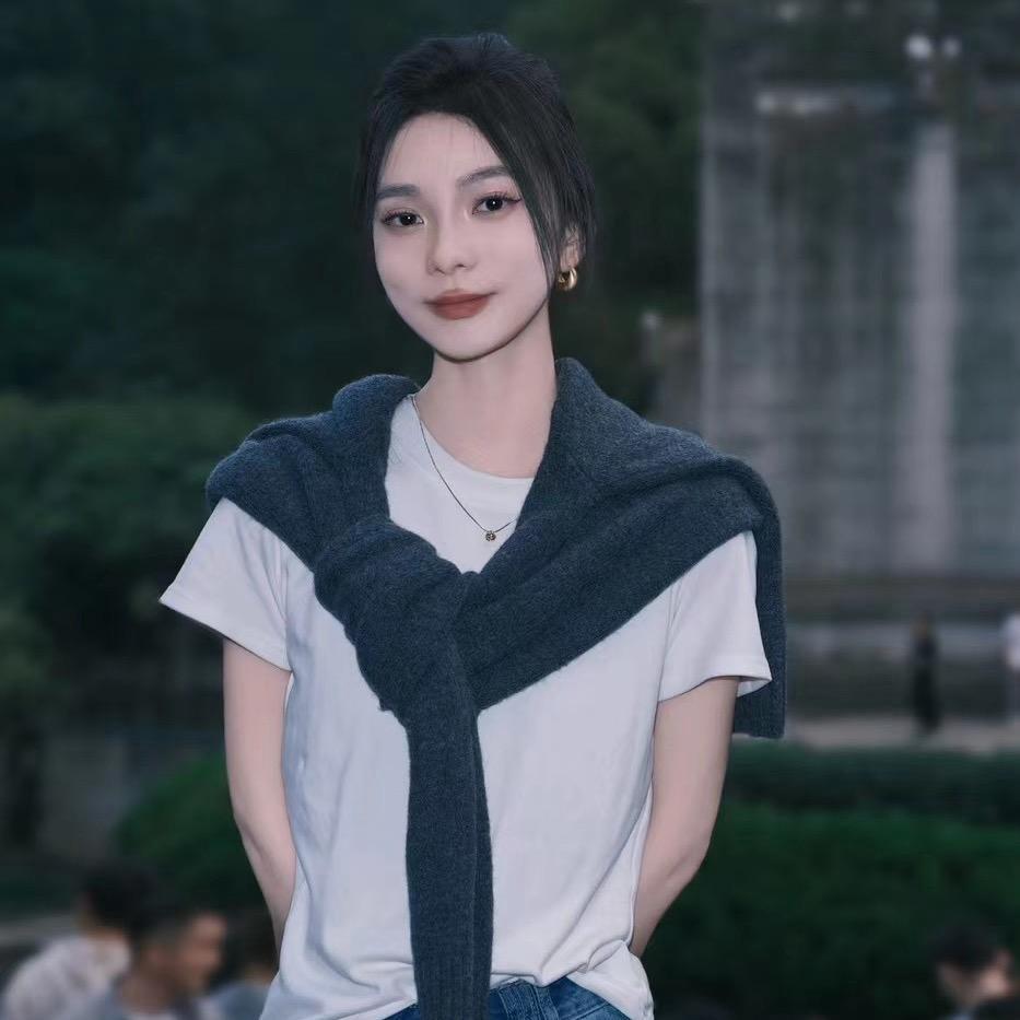 是妍玉丫