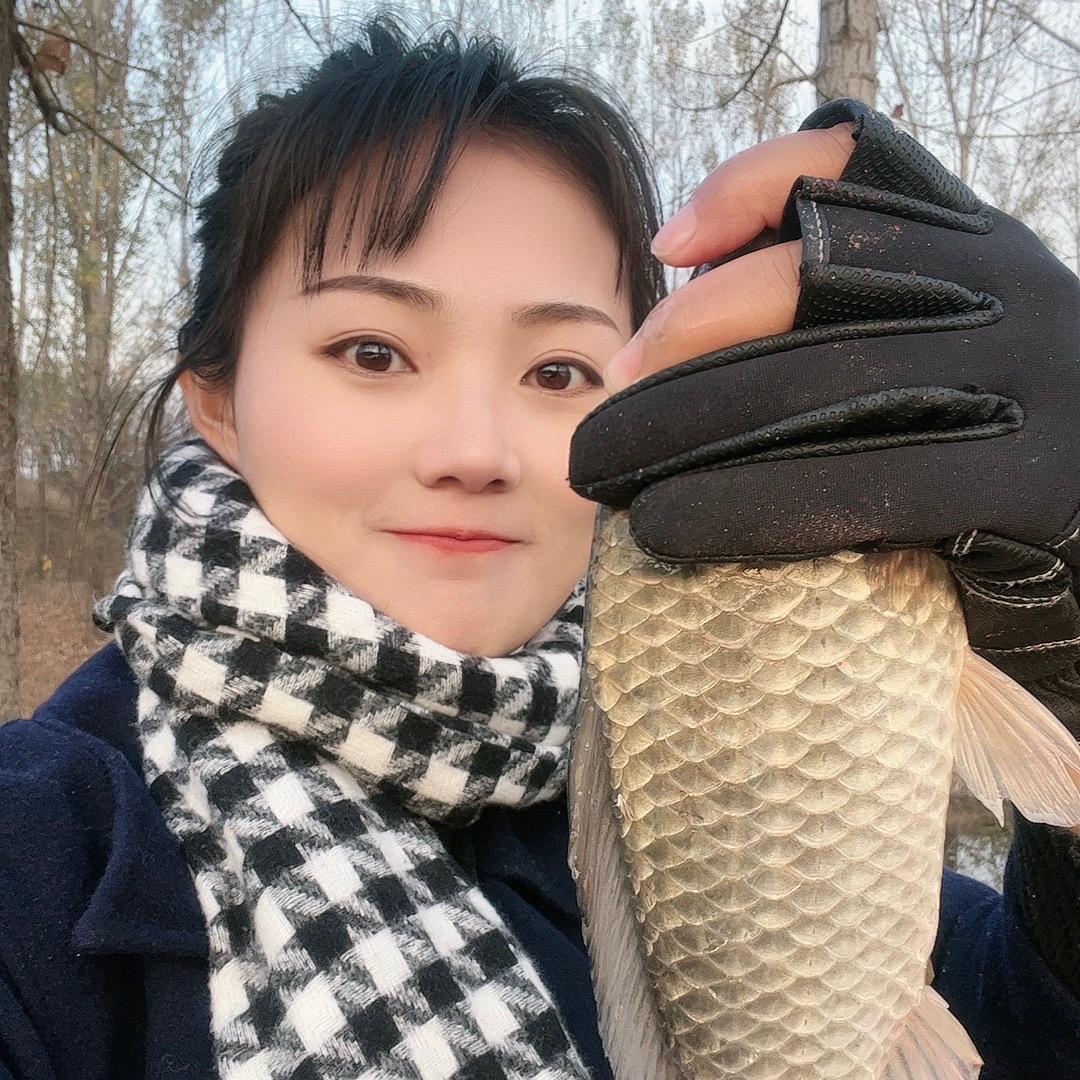 李大碗爱钓鱼