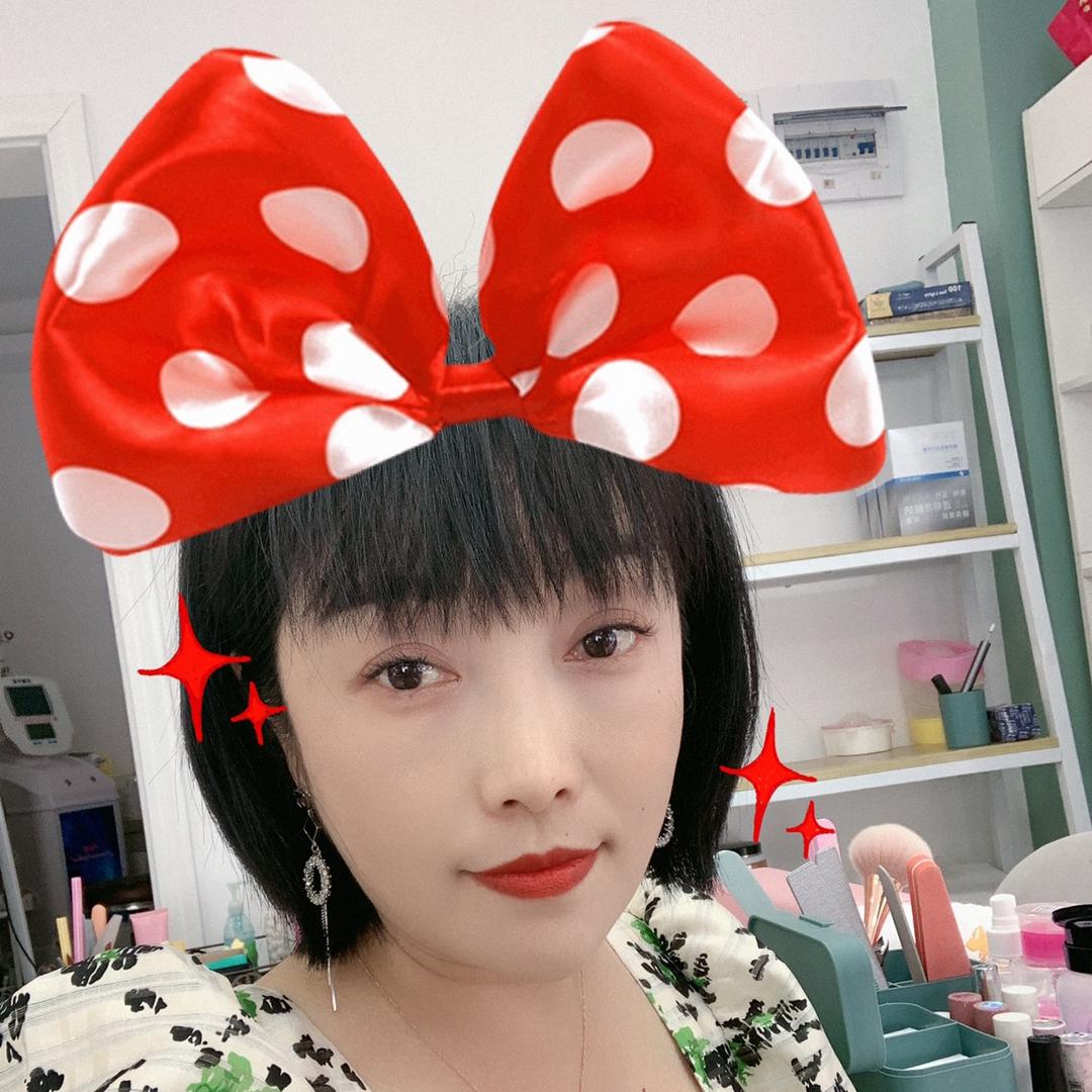 梅子【欧美雅美容】