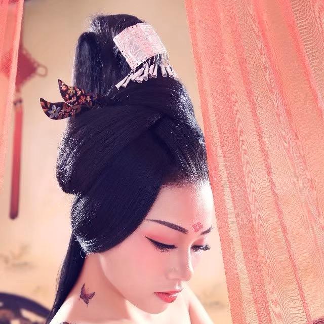 谭锦