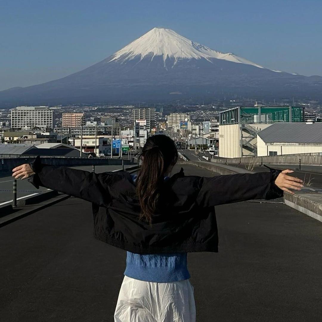 饮支蜜桃乌龙茶