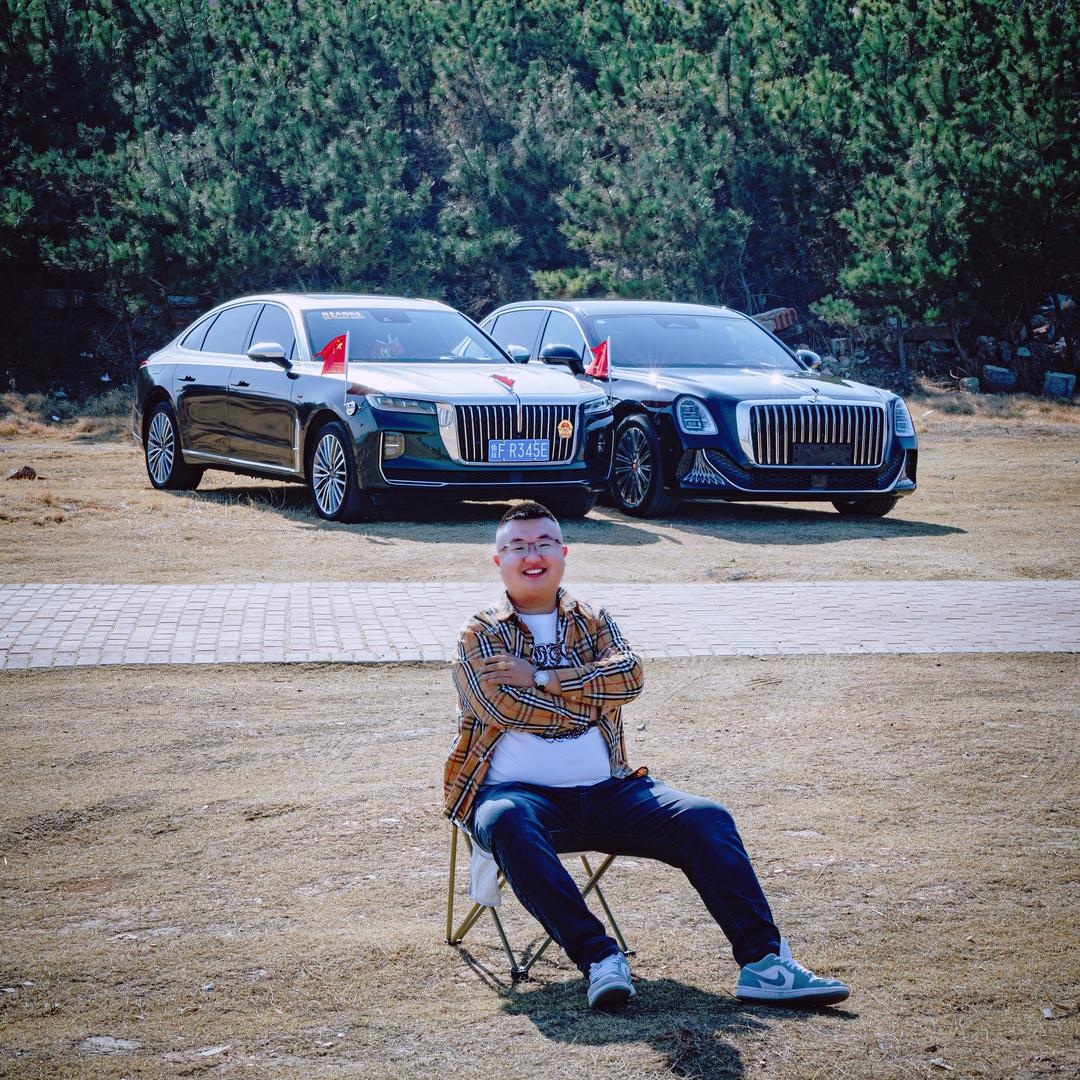 大眼萌娃《烟台红旗国雅》