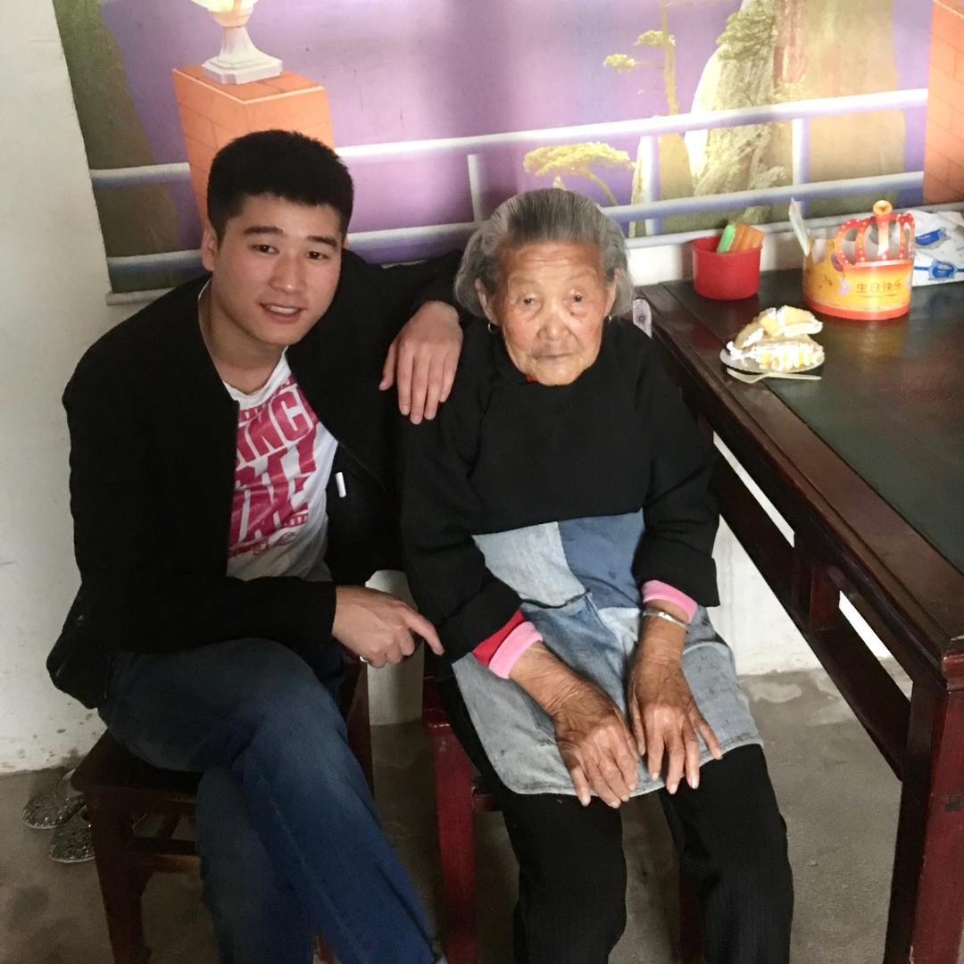许昊和101岁奶奶的生活