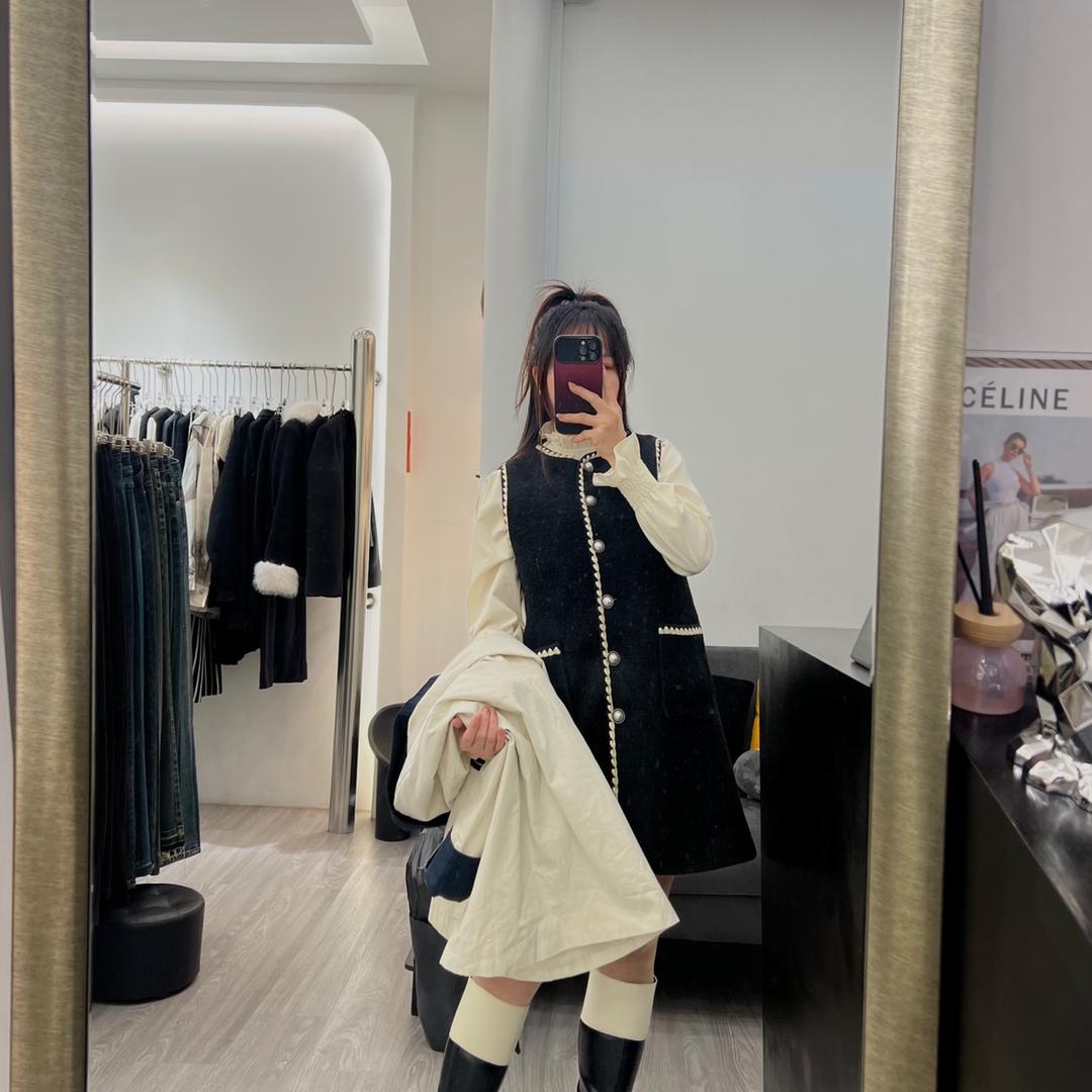 𝐌+ 𝐒𝐭𝐮𝐝𝐢𝐨 两英店