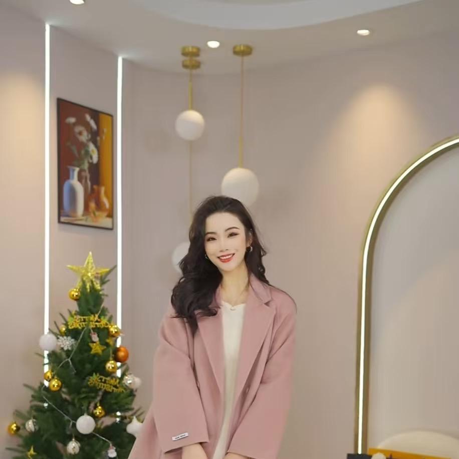 伊人国度澳尔芸娜女装专卖店