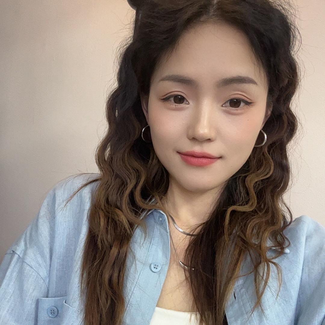 M·曼
