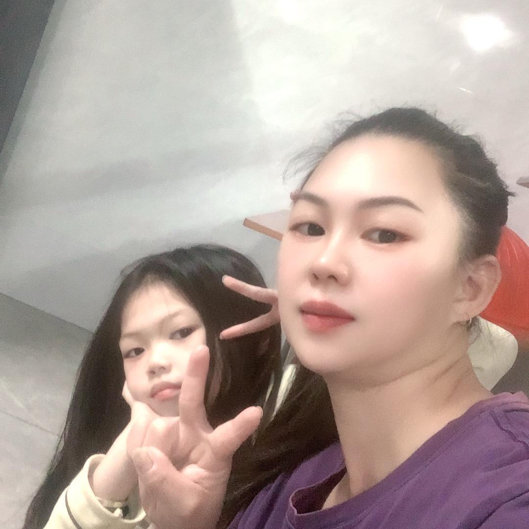 菜菜🌙头像