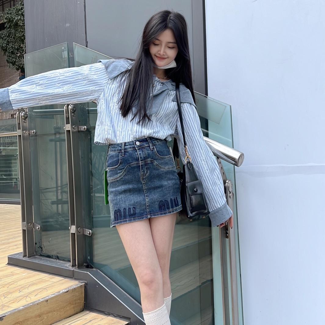 朝天门ONE家女装批发店