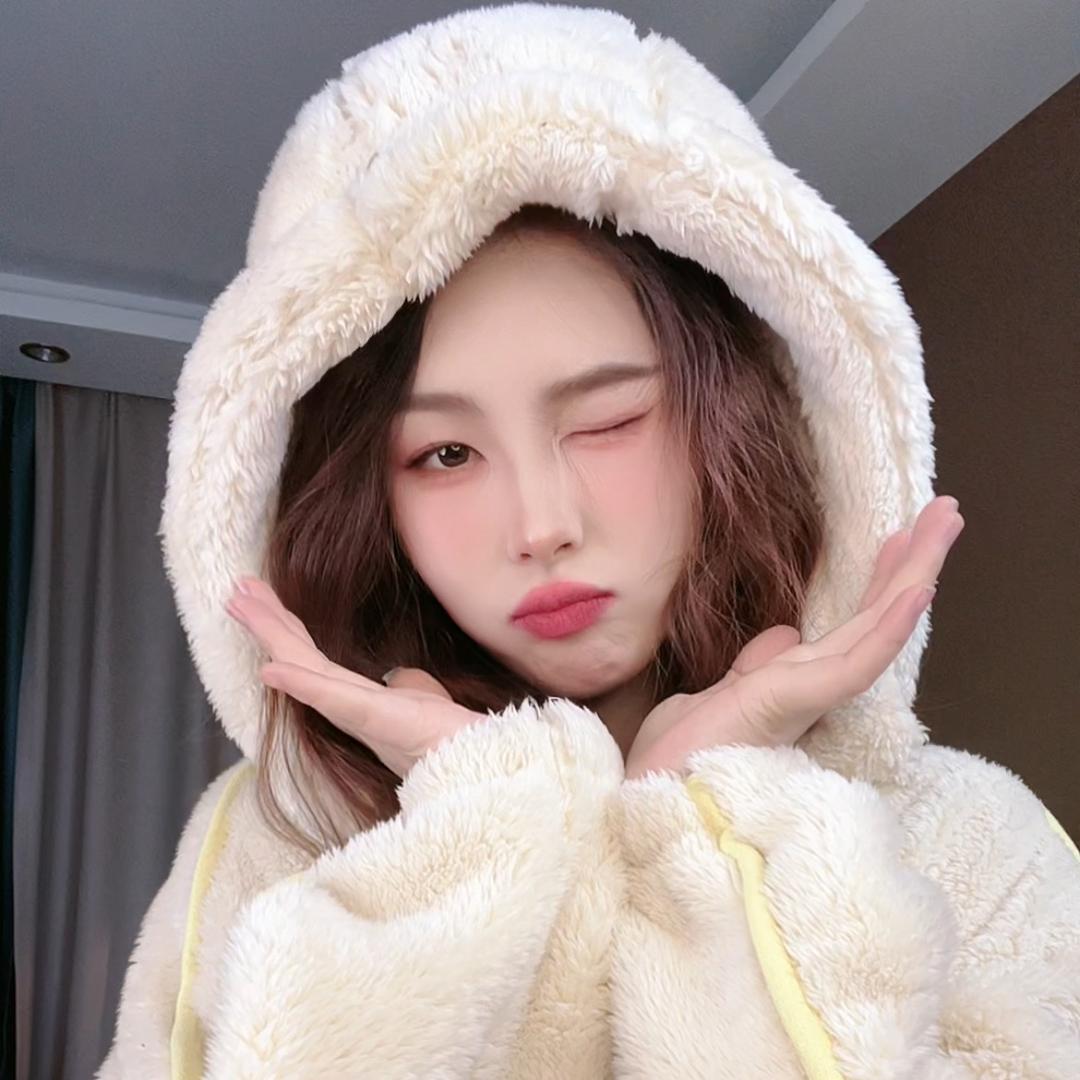 韩贝儿轻奢睡衣