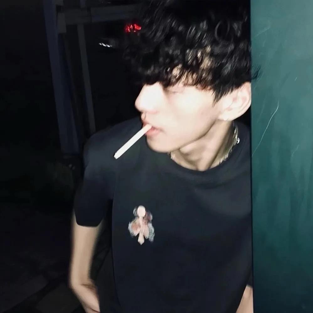 李鑫.