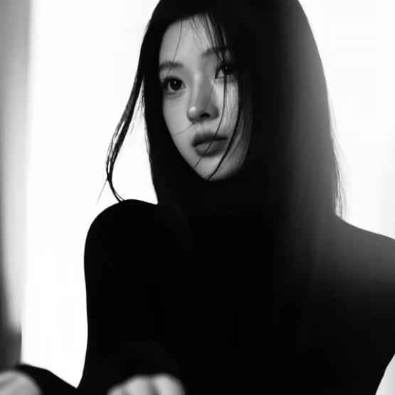 ^-^