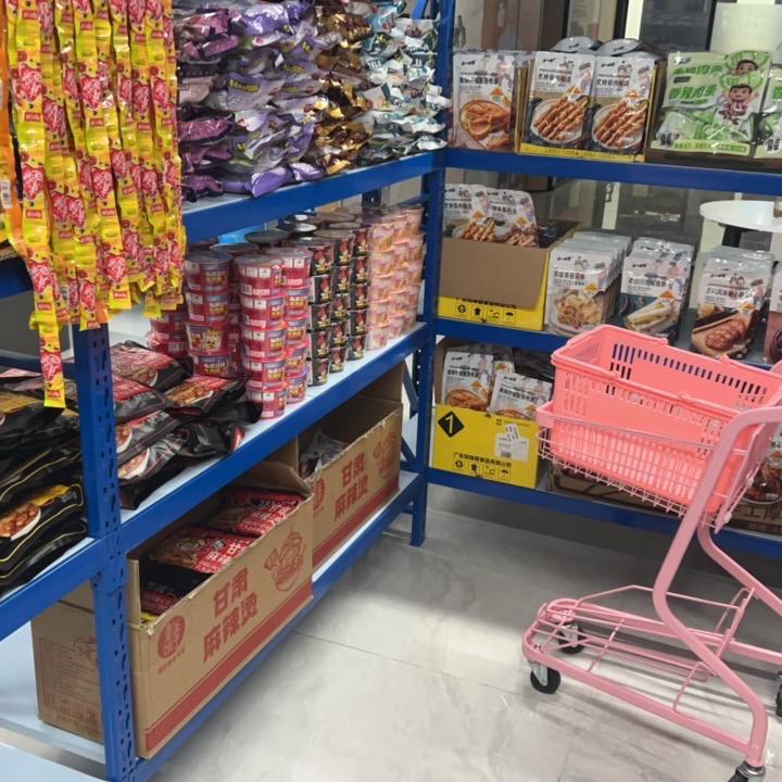 老陈的零食铺子