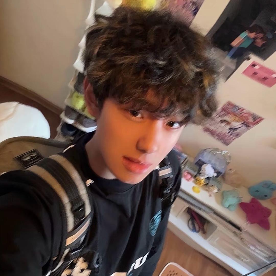 打球都要插兜的男人