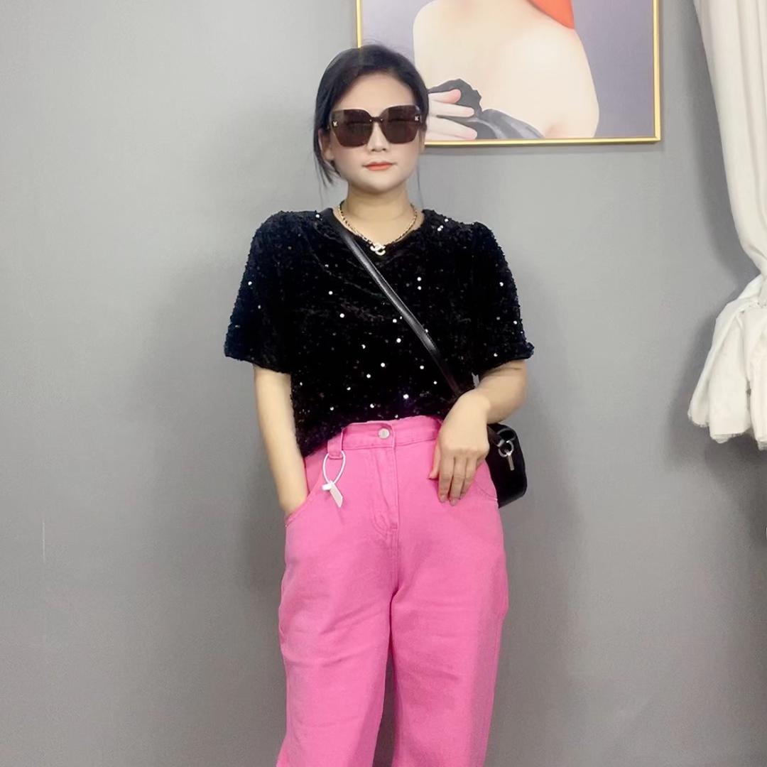 饶静服装店