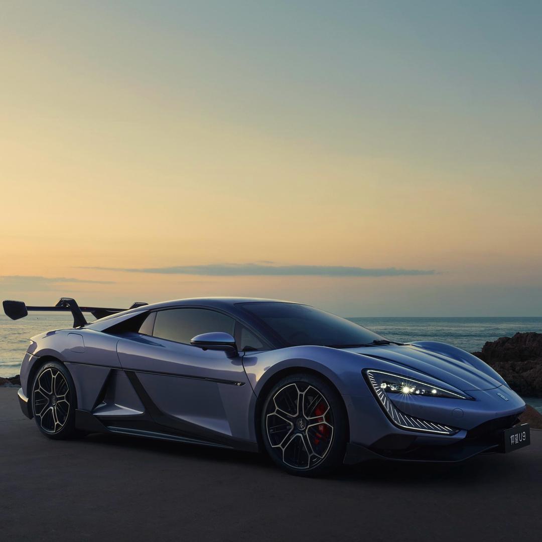 蒙口品级羽绒服