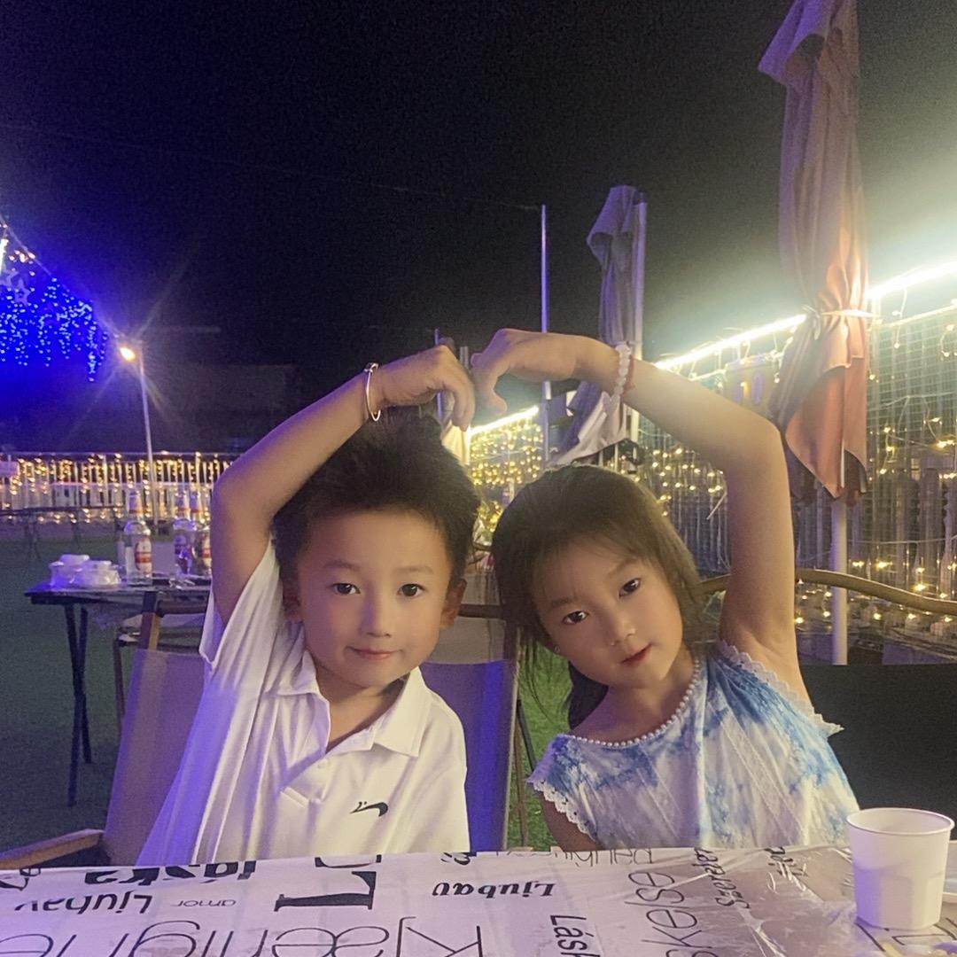 家有两只小神兽