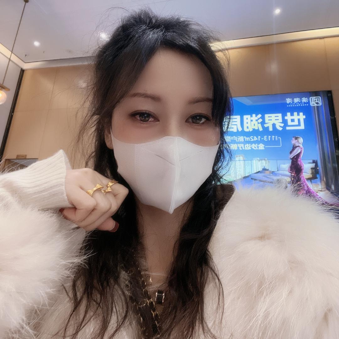 周周（又瘦了）