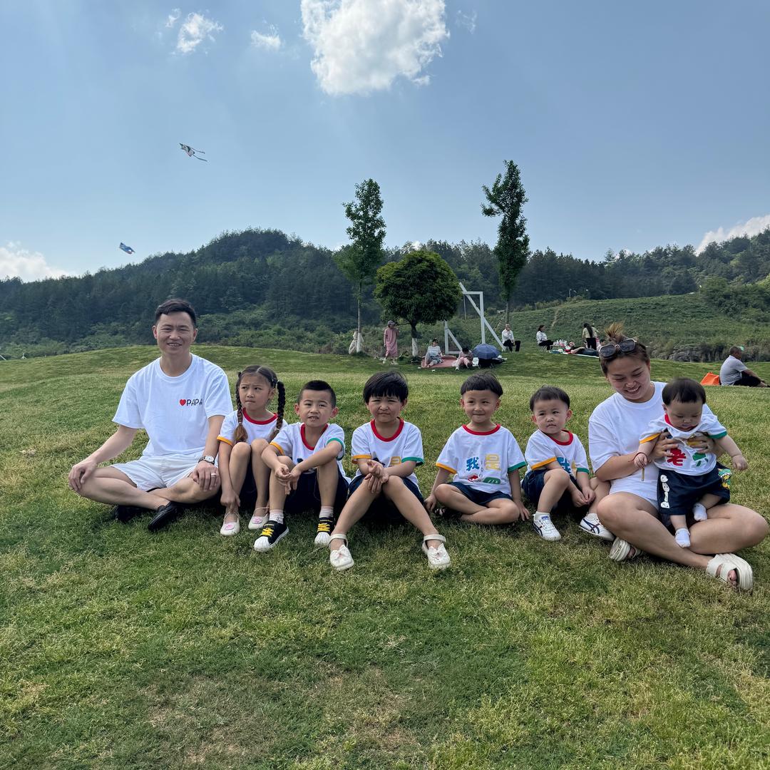 六个孩子的爸爸（小伟哥）