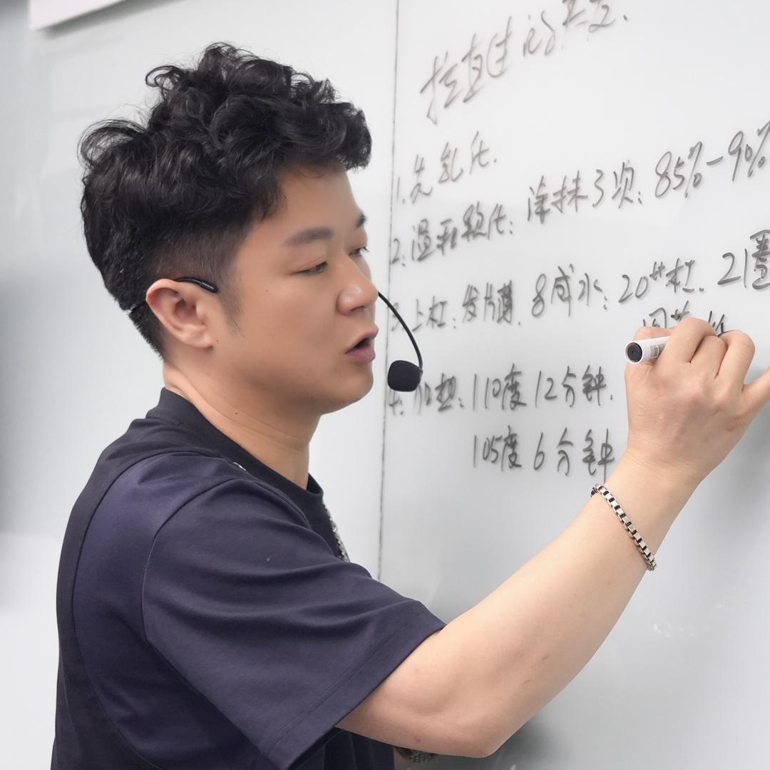 陈炫龙曙光热烫