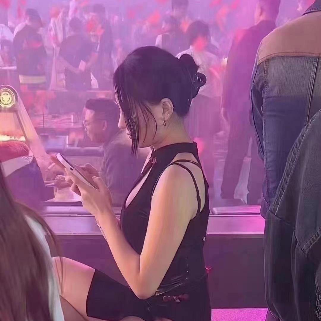 奥斯卡酒吧经理aykiz