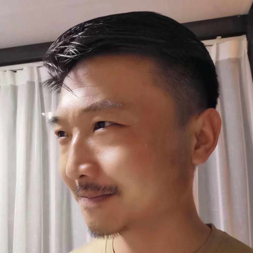 梁哼哼（暴躁中）