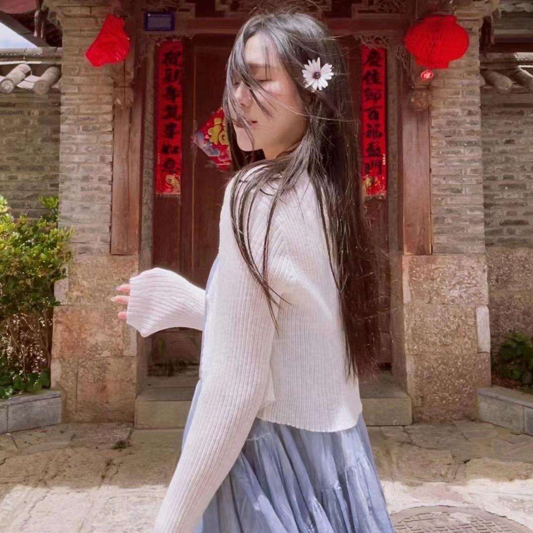 蓝色妖姬（每天会不定时直播）